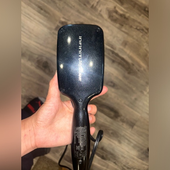 Hair Straightener/brush - Picture 7 of 8